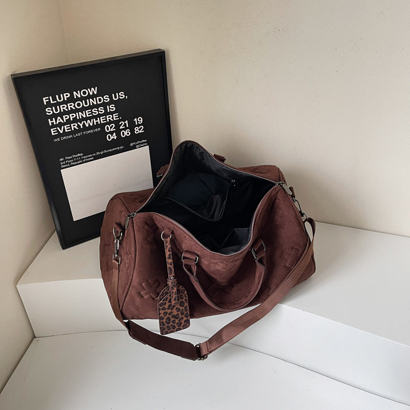 Sporty travel bag with trendy design and practical compartments Bowlift