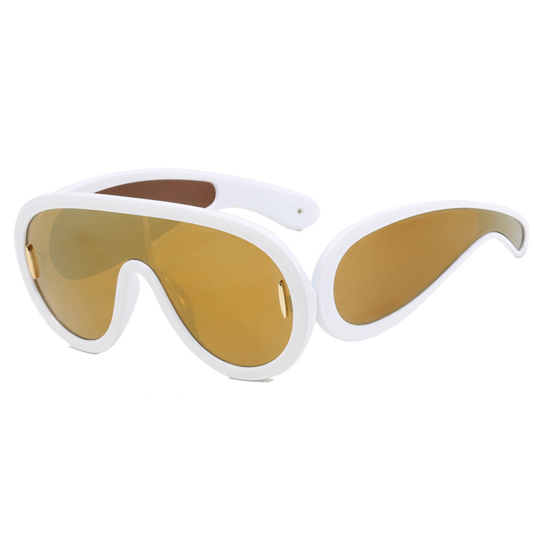 Ladies sporty protective goggles in innovative design Bowlift