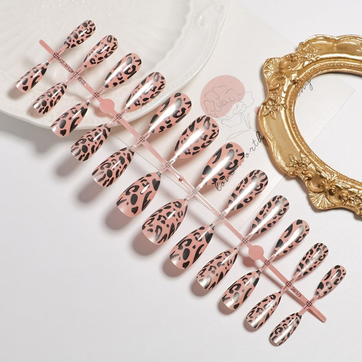 Artistic Almond-Shaped Press-On Nails Bowlift