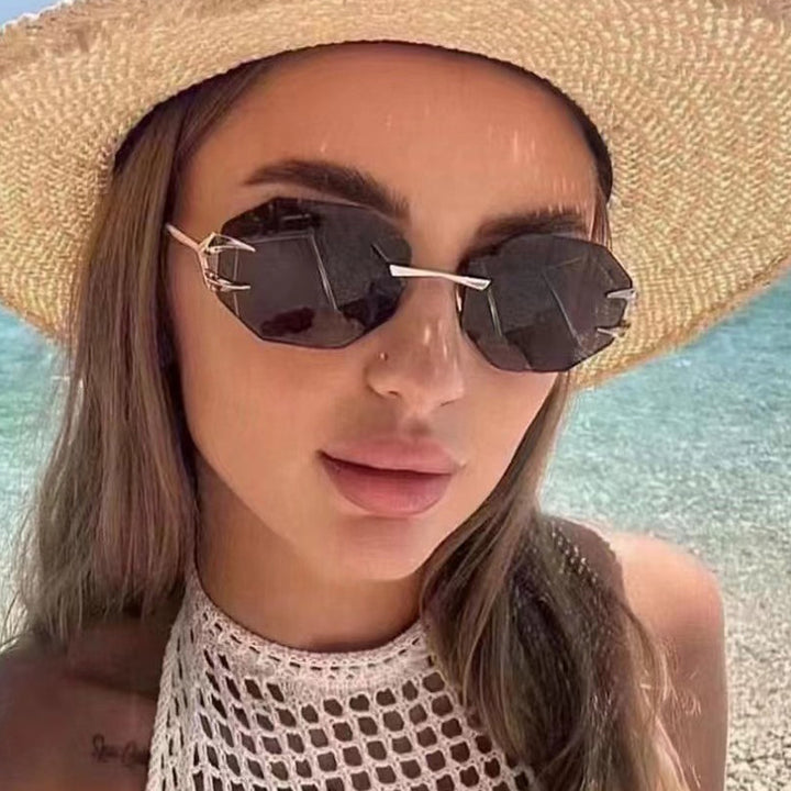 Women's geometric sunglasses with modern metal frame Bowlift
