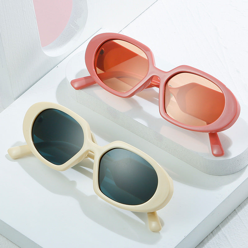 Women's fashionable sunglasses with unique design and stylish logo Bowlift
