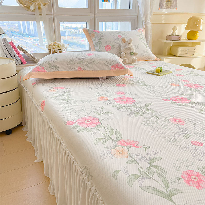 Women's elegant and decorative bedding throw set with cheerful floral pattern Bowlift
