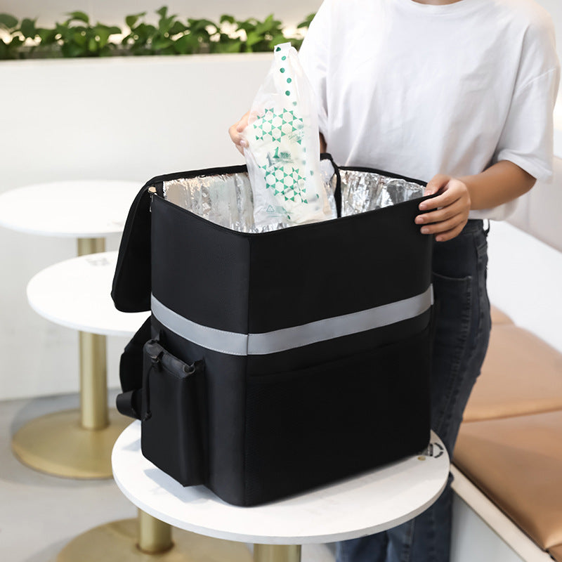 Unisex cooler bag with multiple compartments and padded carrying handle Bowlift