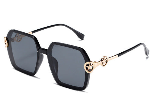 Women's Fashion Sunglasses with Luxurious Embellishments Bowlift