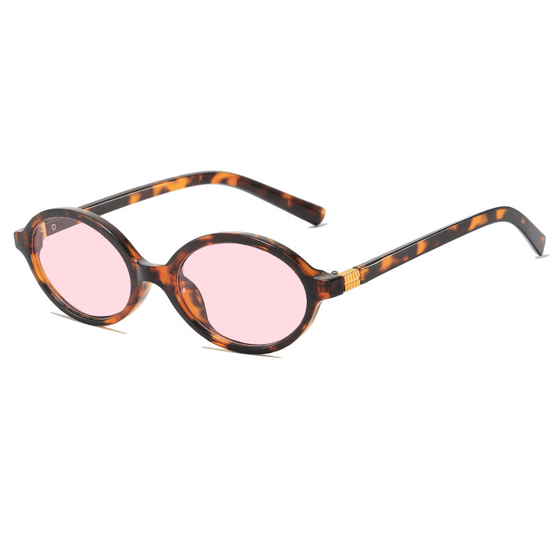 Vintage-Inspired Oval Frame Eyeglasses Bowlift