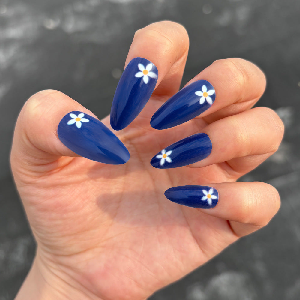 Artistic Floral Press-On Nail Design Bowlift