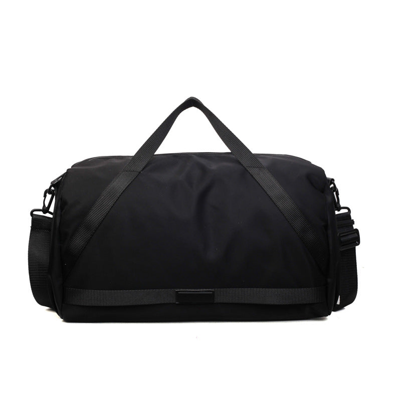 Versatile sports duffel bag with water-resistant material Bowlift