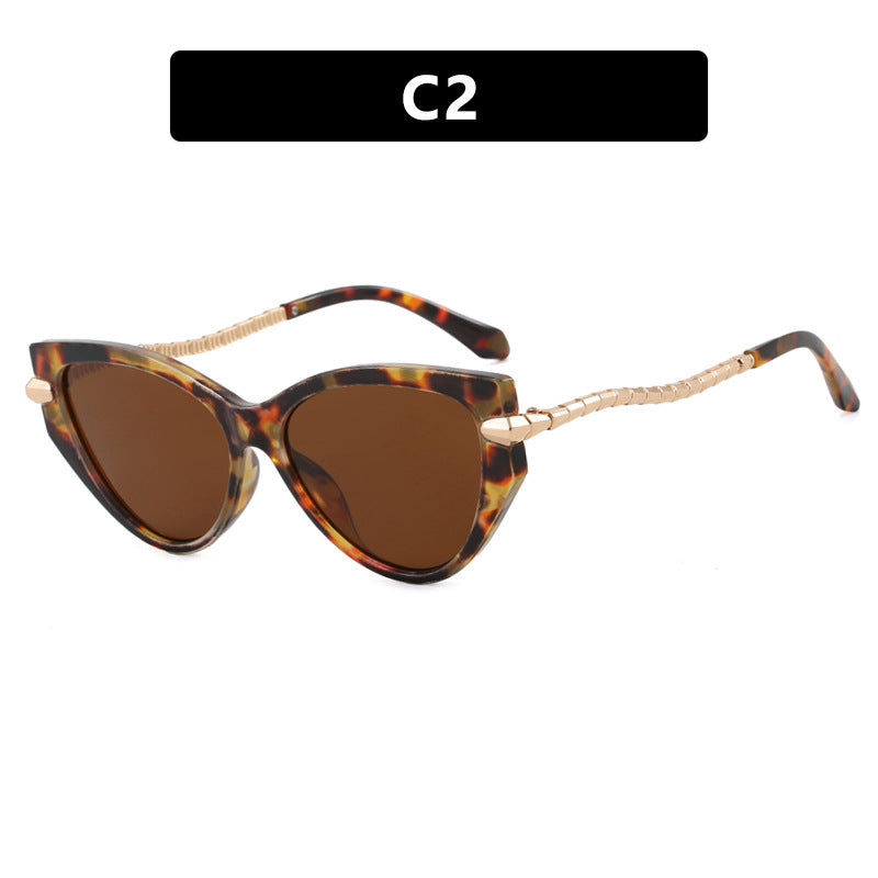 Ladies Cat-Eye Sunglasses with elegant metal frame and fashionable accents Bowlift