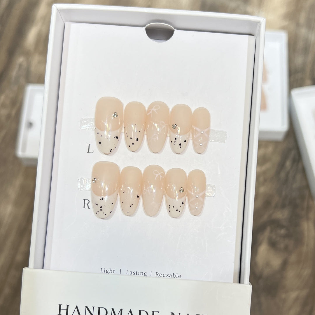 Handmade Decorative Press-On Nail Set Bowlift