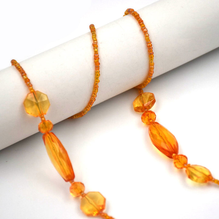Stylish Beaded Eyewear Chain Bowlift