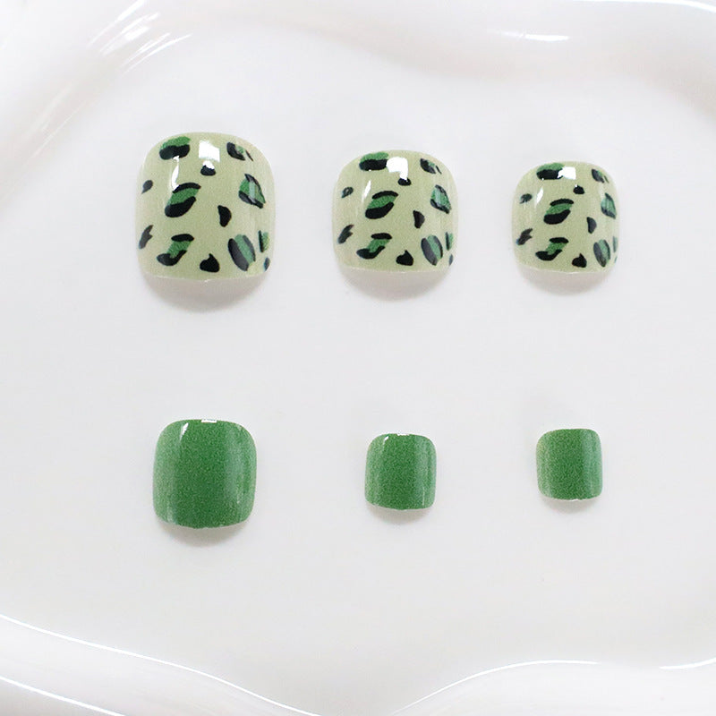 Artistic Animal Print Nail Art Bowlift