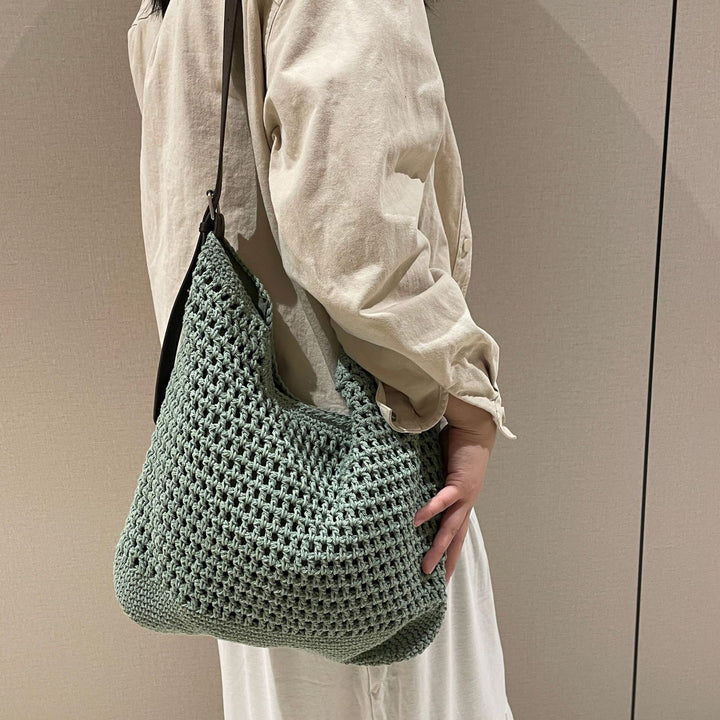 Hand-knotted strap bag Bowlift