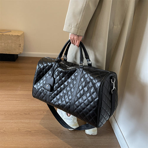 Fashionable travel bag with high-quality stitching and practical carrying options Bowlift