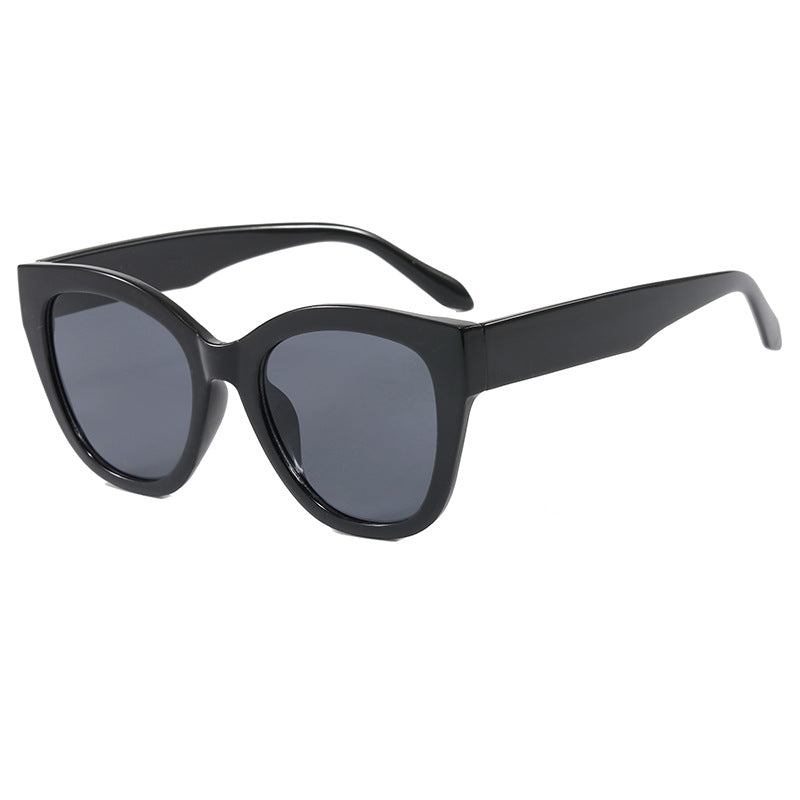 Women's extravagant sunglasses with fashionable design Bowlift