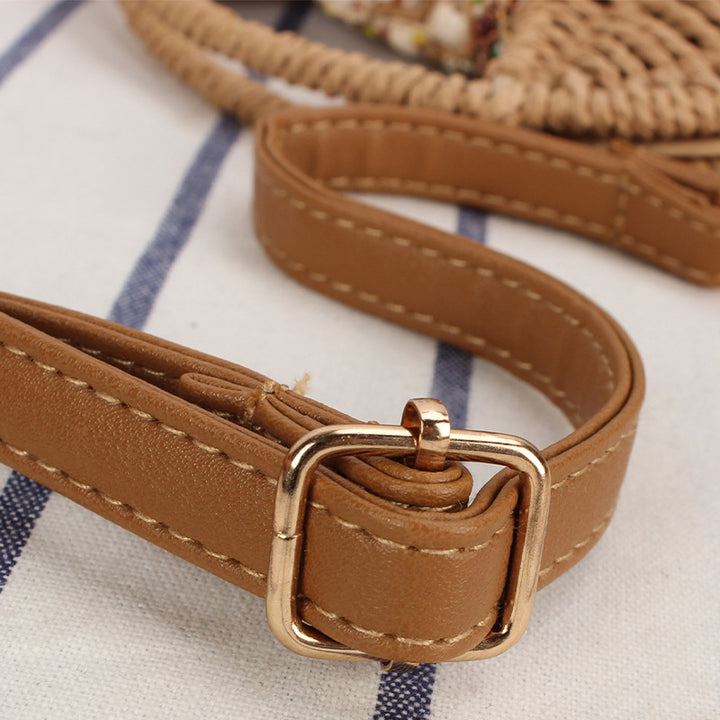 Elegant basket bag with unique closure Bowlift