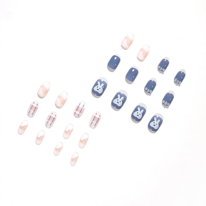 Artful Nail Art with Animal Motif Bowlift