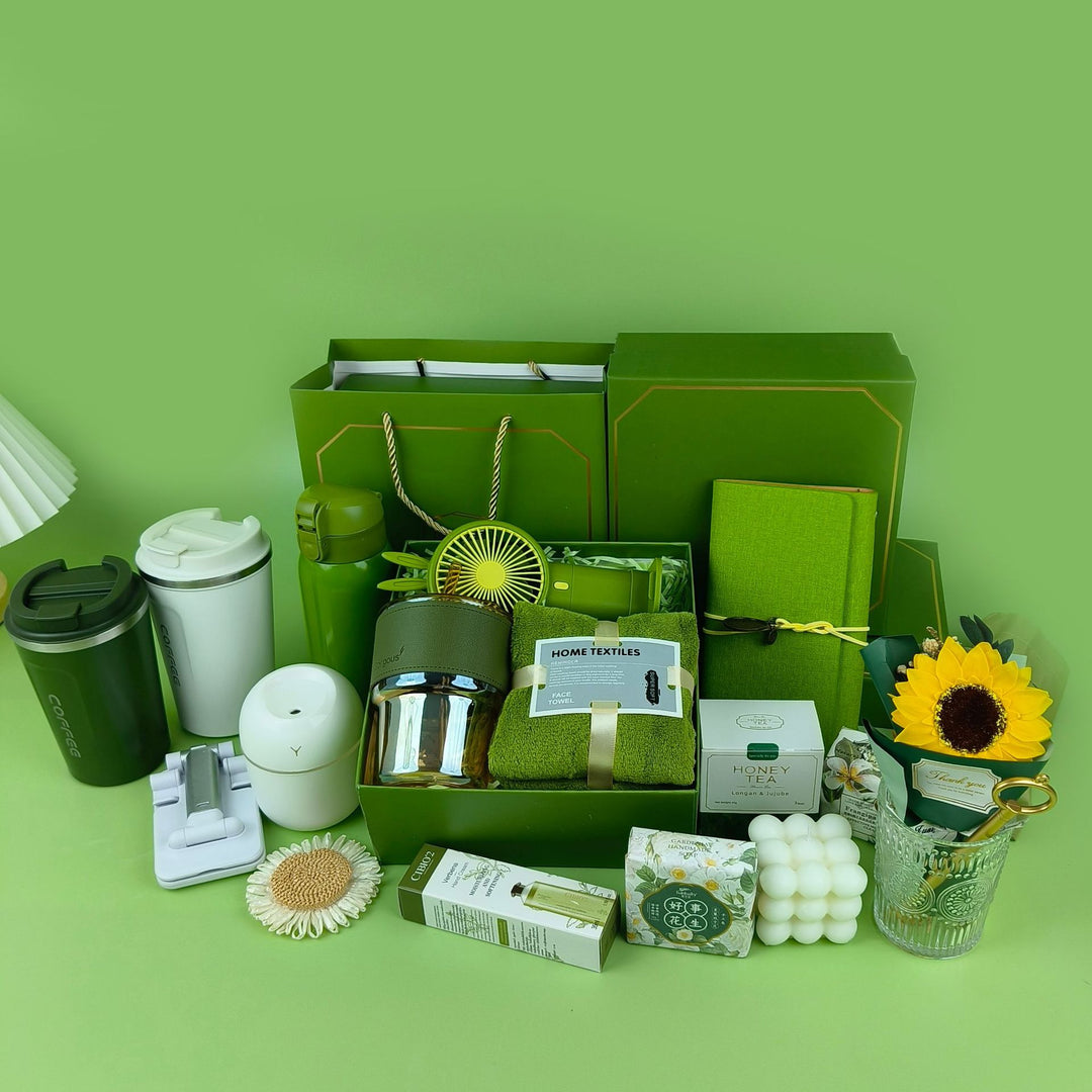 Women's set with coffee mug and portable fan Bowlift