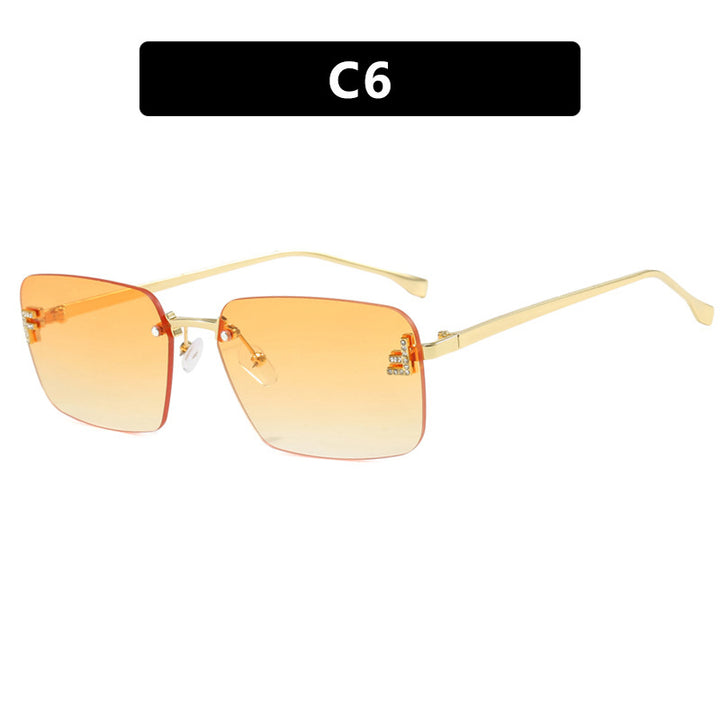 Ladies square sunglasses with elegant golden frame and stylish lenses Bowlift