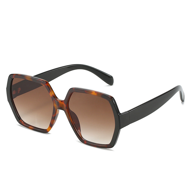 Women's stylish oversized sunglasses with elegant square frame Bowlift