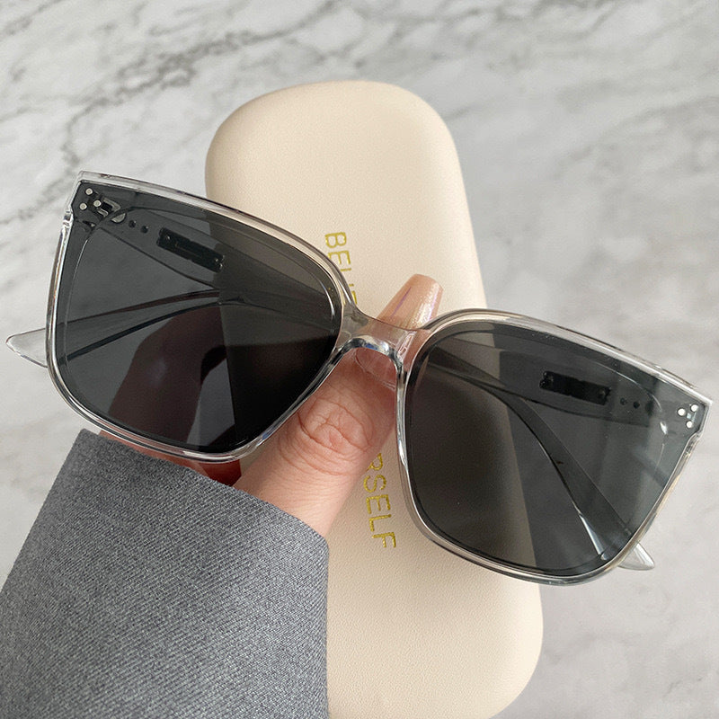 Women's fashionable oversized sunglasses in retro style Bowlift