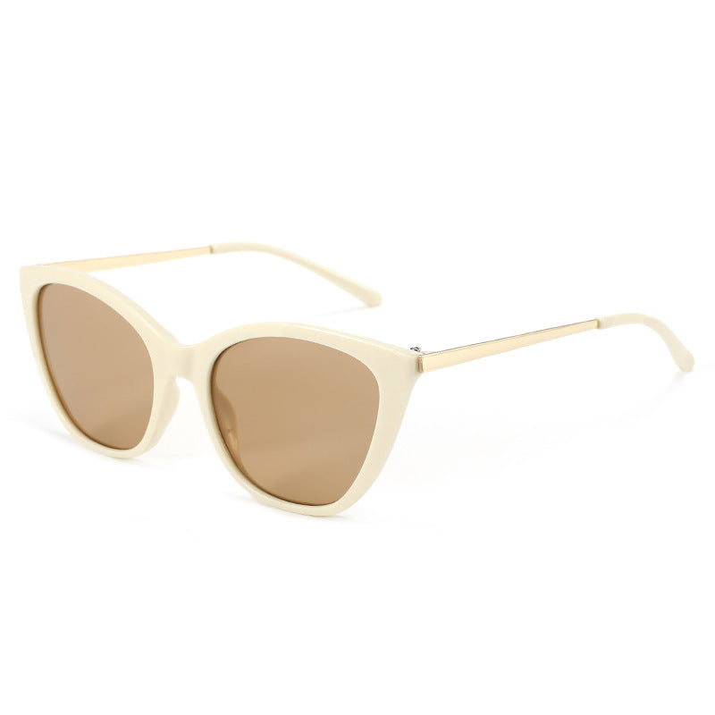 Ladies elegant Cat-Eye sunglasses with high-quality frame and UV protection Bowlift