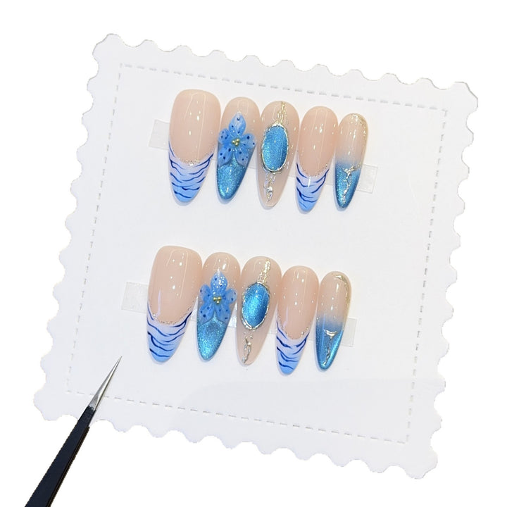 Artificial nails with exquisite flower and glitter patterns Bowlift