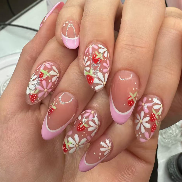 Artificial nail set with playful flower and strawberry motifs Bowlift