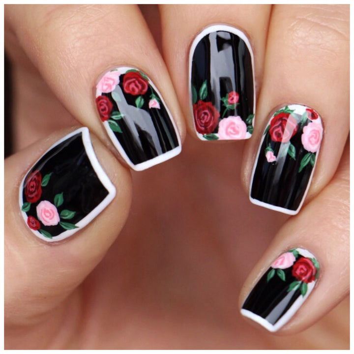 Artificial nails in floral vintage design Bowlift