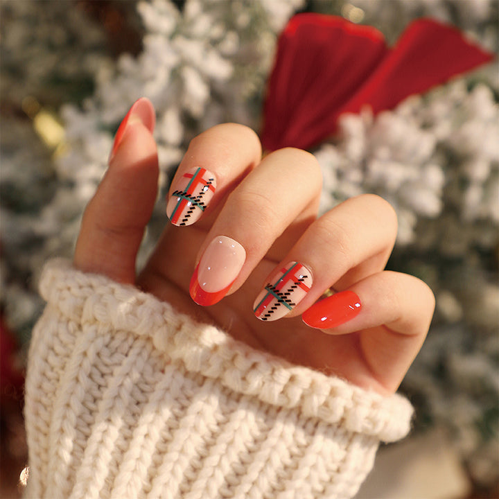 Elegant artificial nails with golden accents and floral design Bowlift