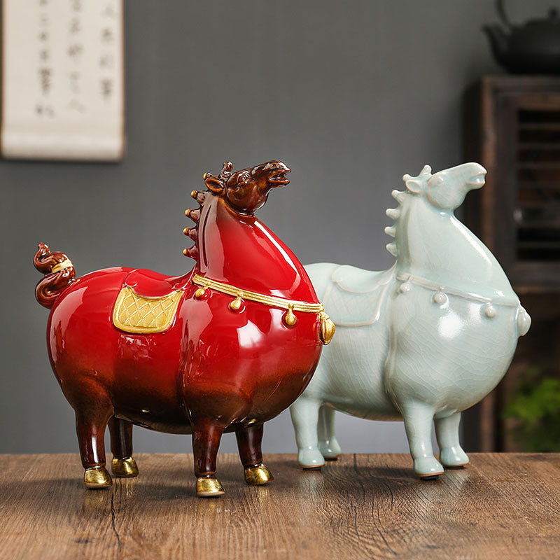 Decorative ceramic horse Bowlift