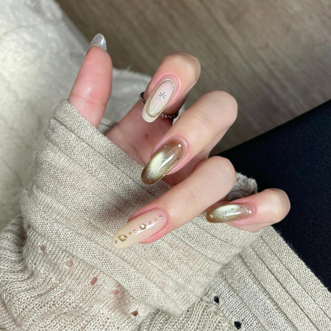 Artificial nails with glitter and star design Bowlift