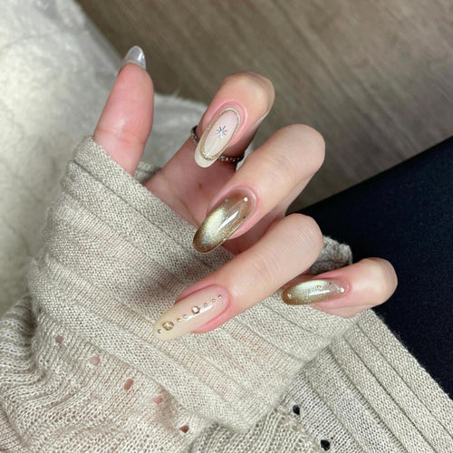 Artificial nails with glitter and star design Bowlift