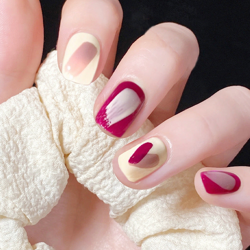 Artful nail extensions with an elegant leaf pattern Bowlift