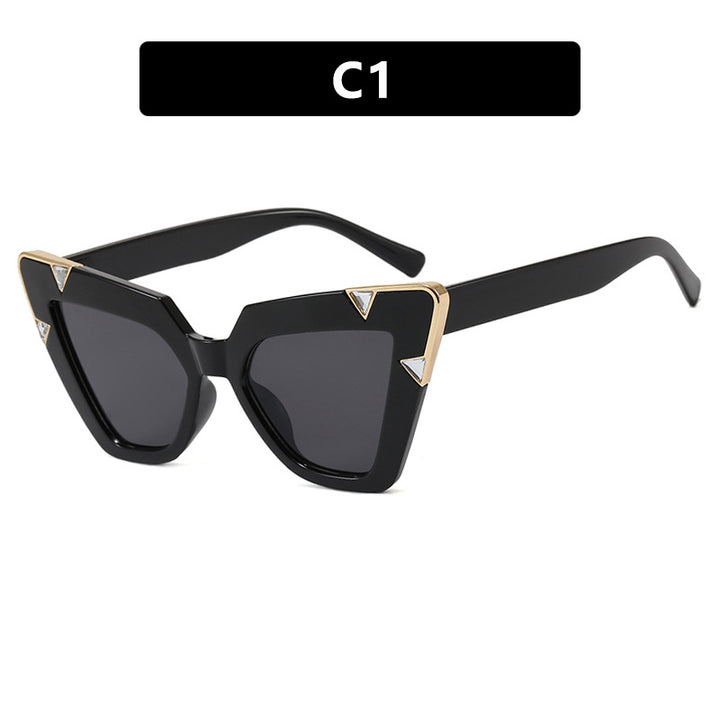 Women's Cat-Eye Sunglasses with Luxurious Design and Protective UV Filter Bowlift