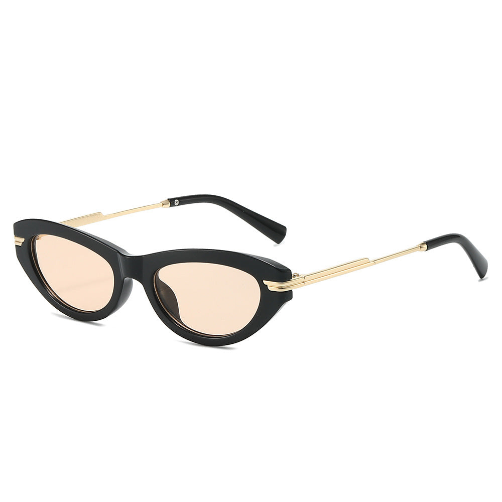 Chic Cat-Eye Sunglasses with Decorative Metal Accents Bowlift
