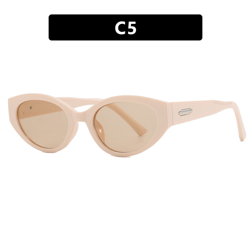 Ladies Cat-Eye Sunglasses in Elegant Retro Design Bowlift