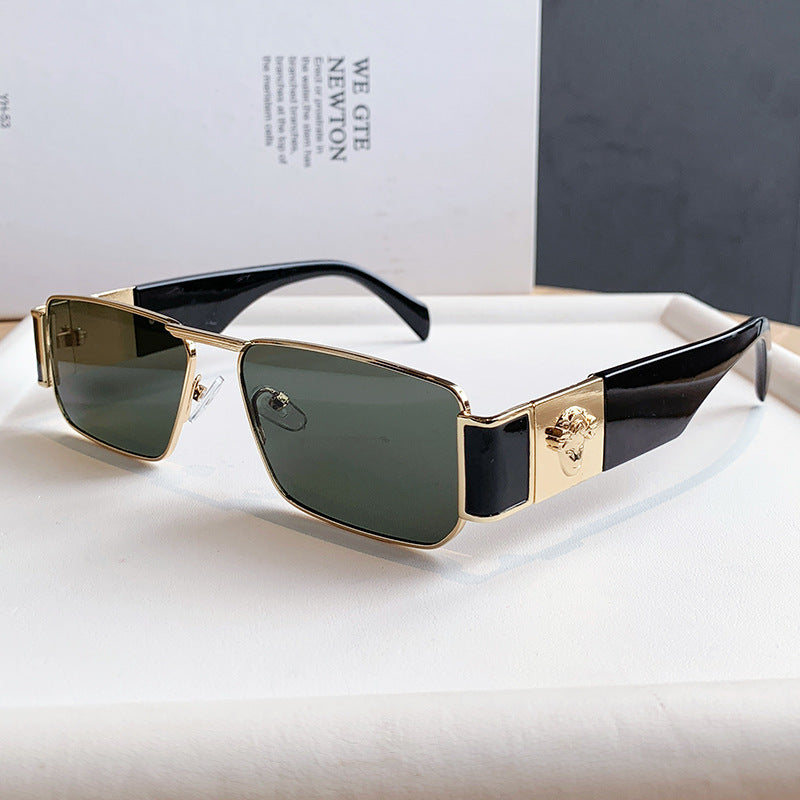 Women's designer sunglasses with luxurious frame and trendy cut Bowlift