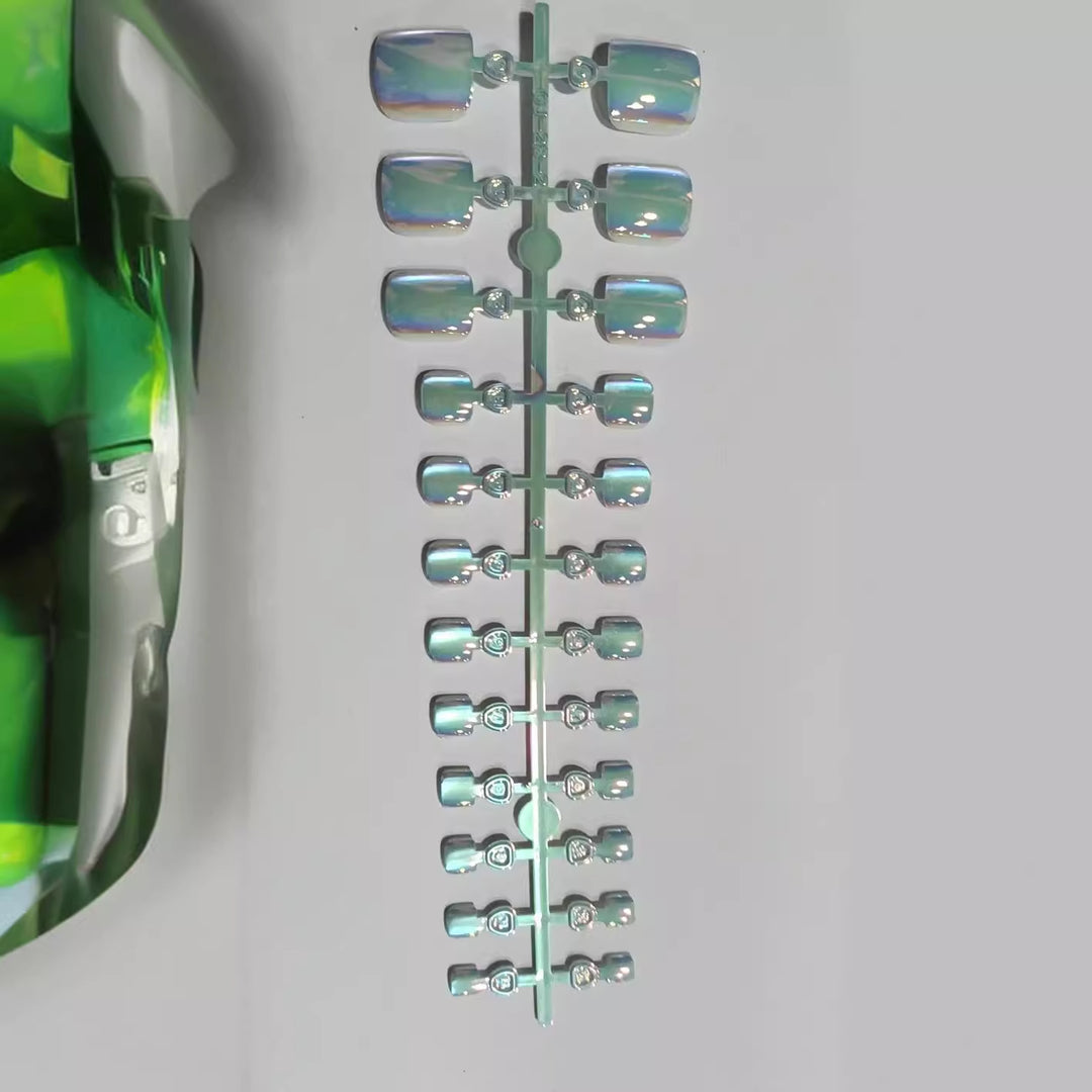 Iridescent Press-On Nail Set Bowlift