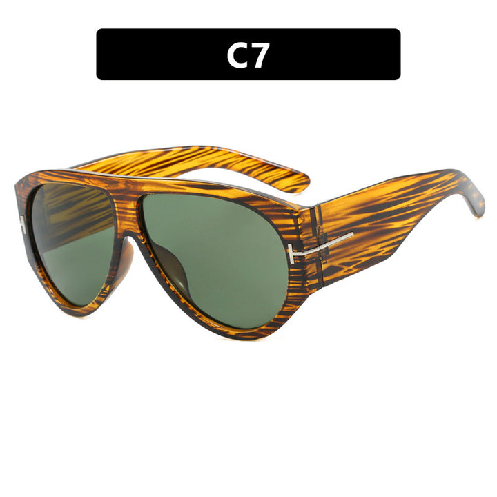 Ladies elegant sunglasses in striking design Bowlift