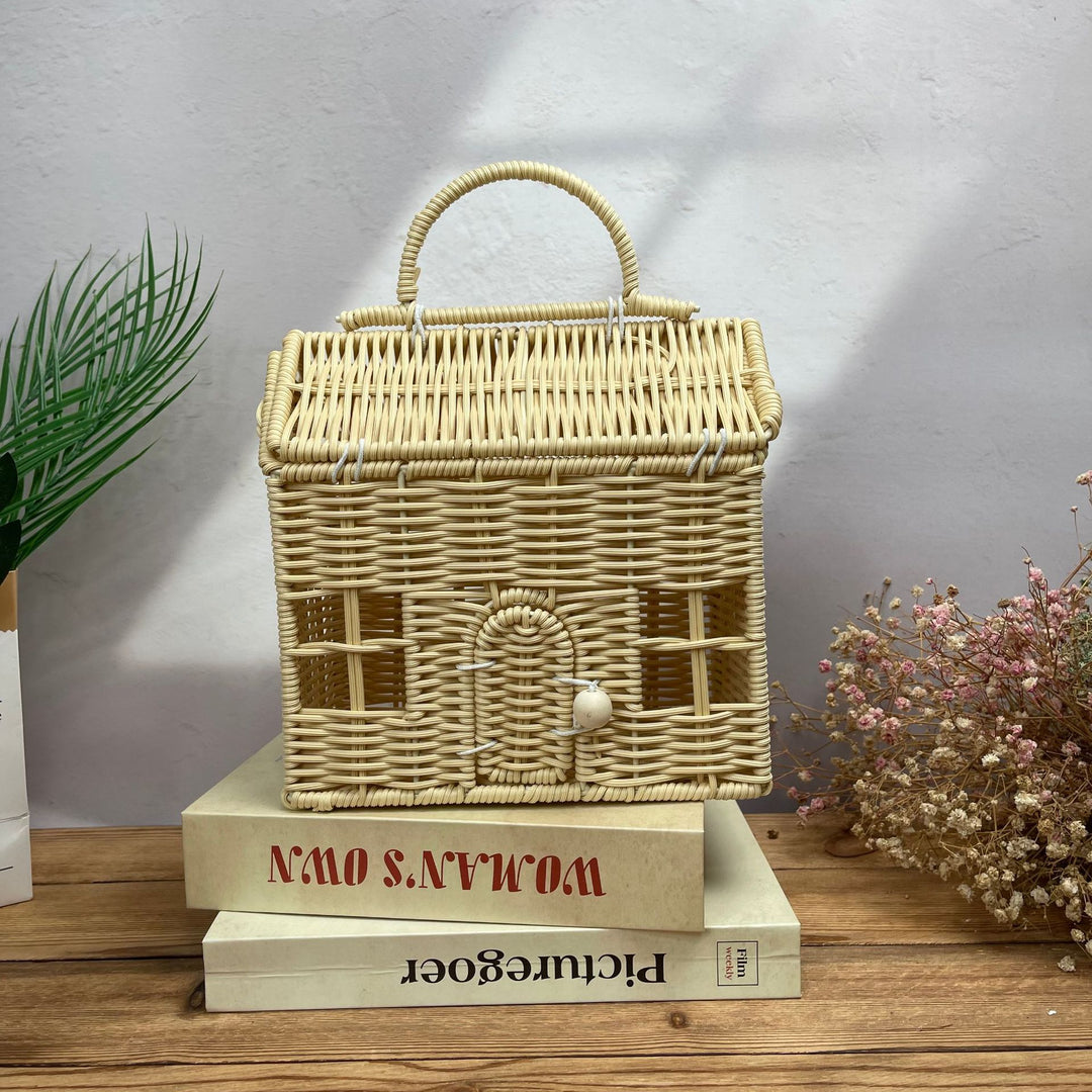 Women's stylish braided basket with rounded roof Bowlift