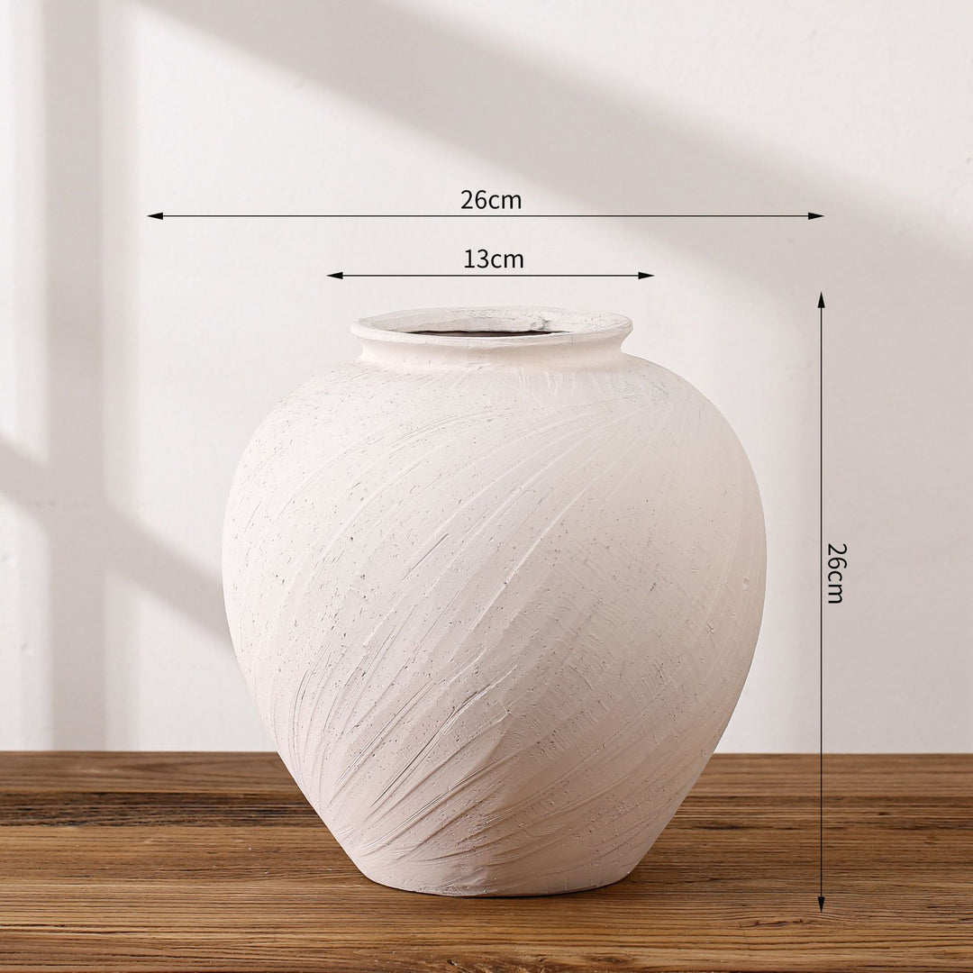 Elegant and timeless decorative vase Bowlift
