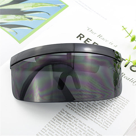 Ladies sport sunglasses in futuristic design Bowlift