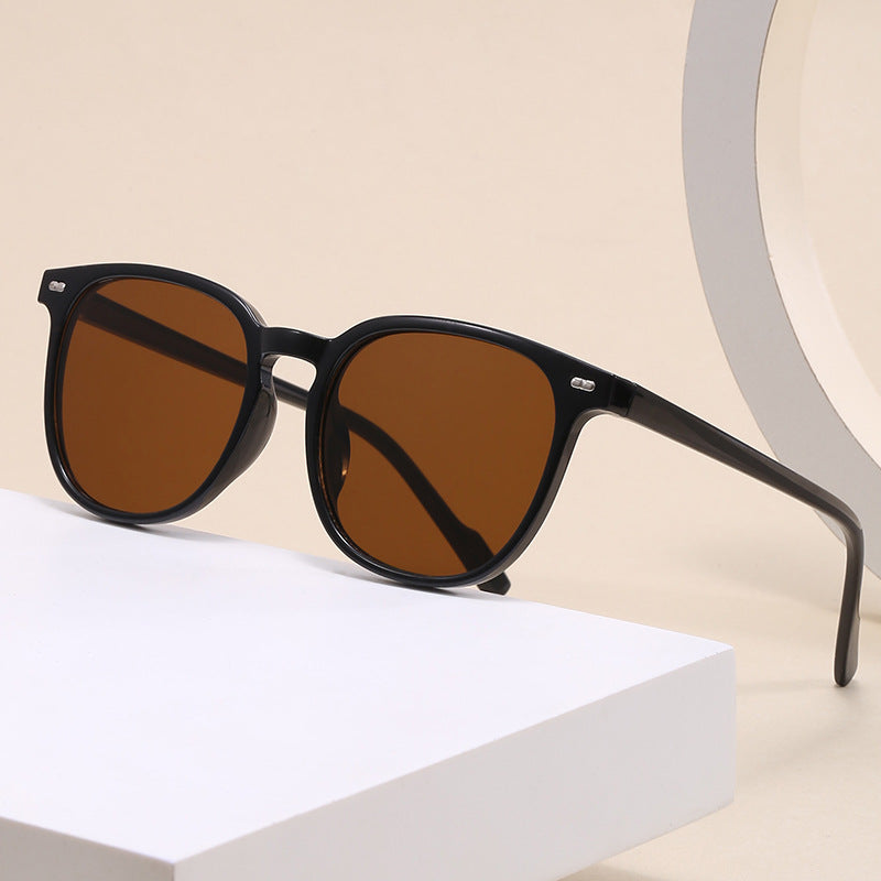 Ladies fashionable sunglasses with transparent frame and elegant design Bowlift