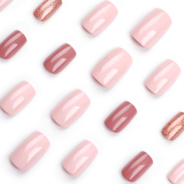 Nail extensions with shimmering accents Bowlift