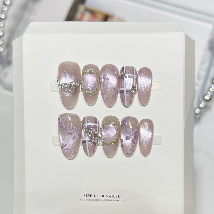 Themed Press-On Nail Art Set with Hello Kitty Designs Bowlift