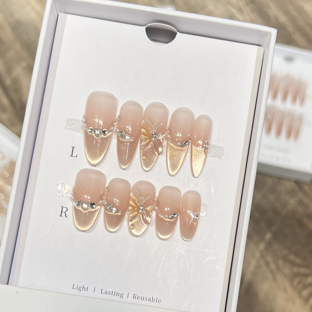 Elegant Butterfly-Accent Press-On Nail Set Bowlift