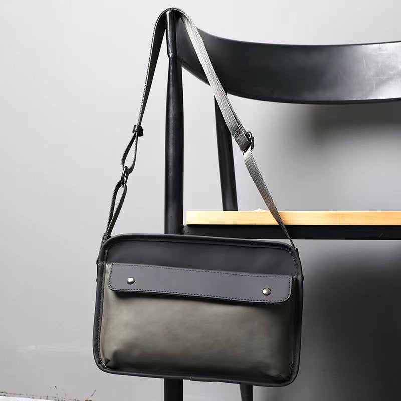 Elegant shoulder bag with practical compartments Bowlift
