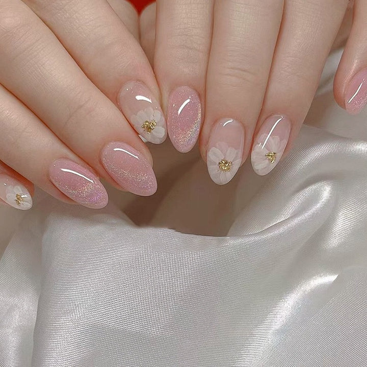 Elegant Heart-Designed Press-On Nail Tips Bowlift