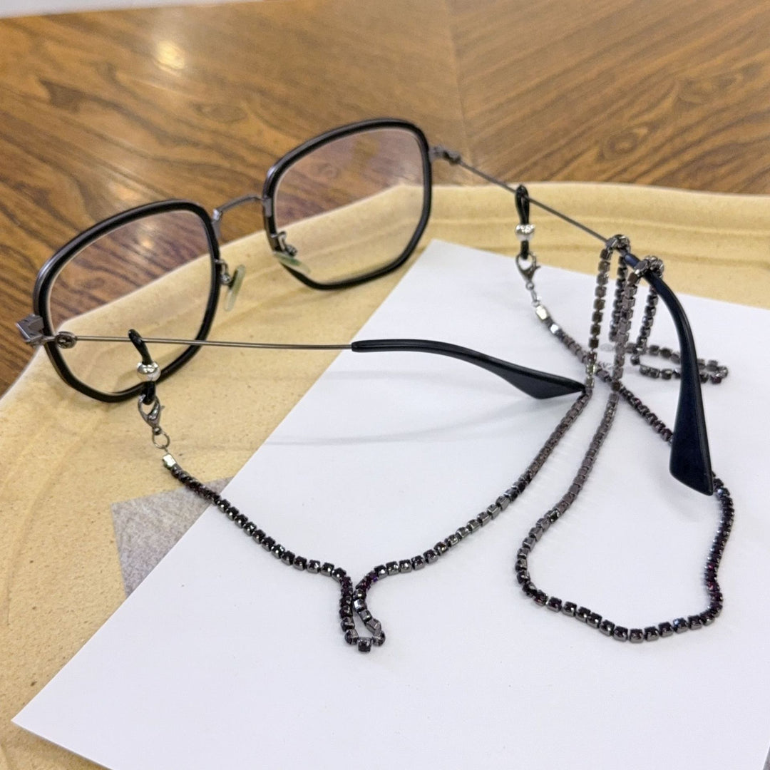 Stylish Eyewear Chain with Decorative Beads Bowlift