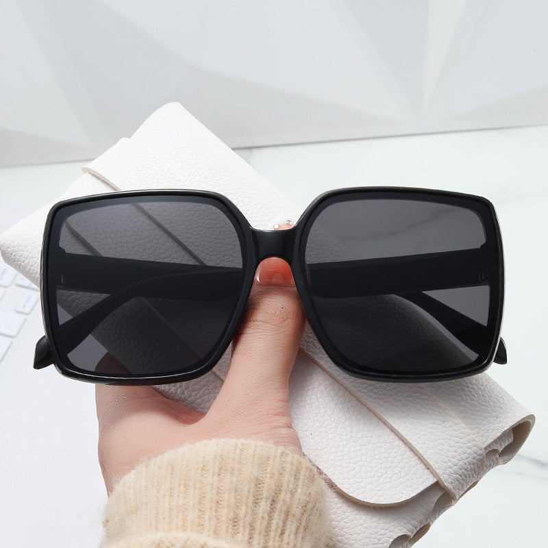 Ladies oversized sunglasses in modern tortoiseshell design Bowlift